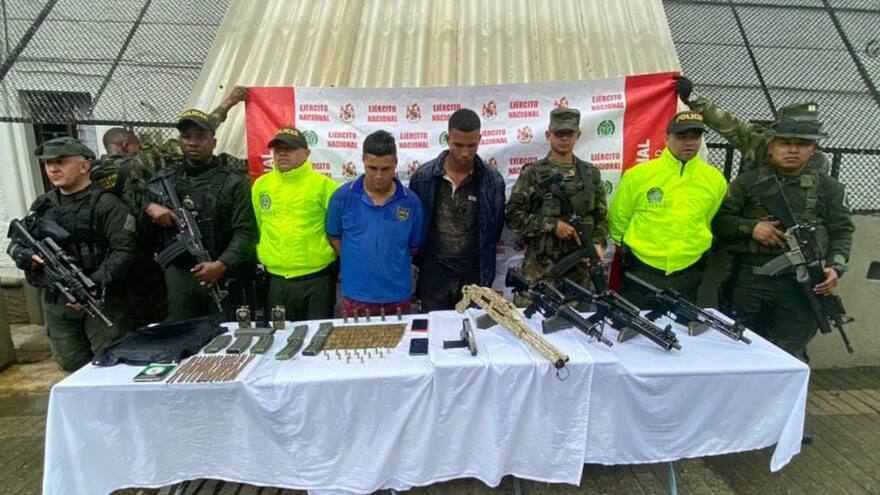 Caen integrantes del Clan del Golfo por incinerar vehículos en Antioquia