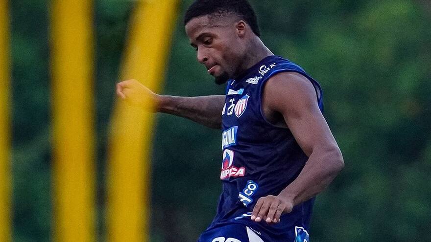 Los Jhon, Lerma y Navia, caras nuevas en la concentración de Junior