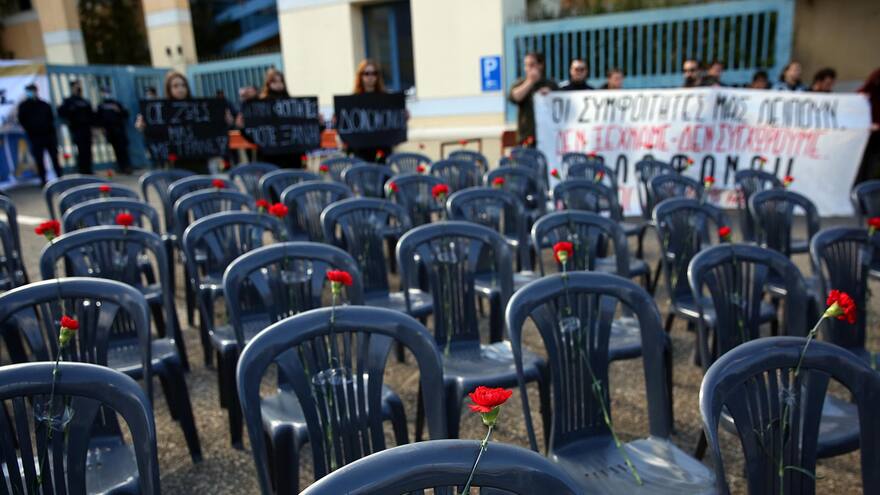 Accidente de trenes en Grecia, protestas y huelgas tras el choque paralizan el país