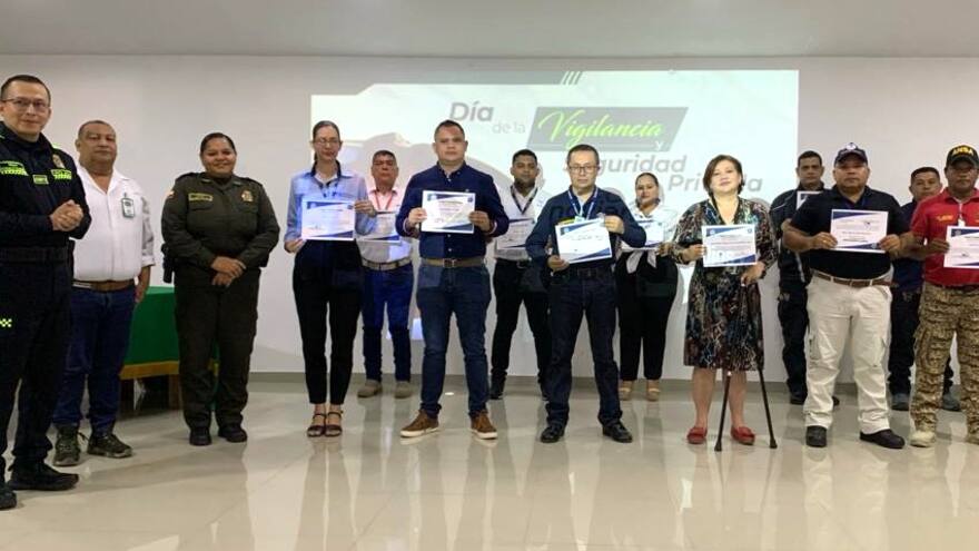 La Policía reconoce la labor de los guardas de seguridad en Montería