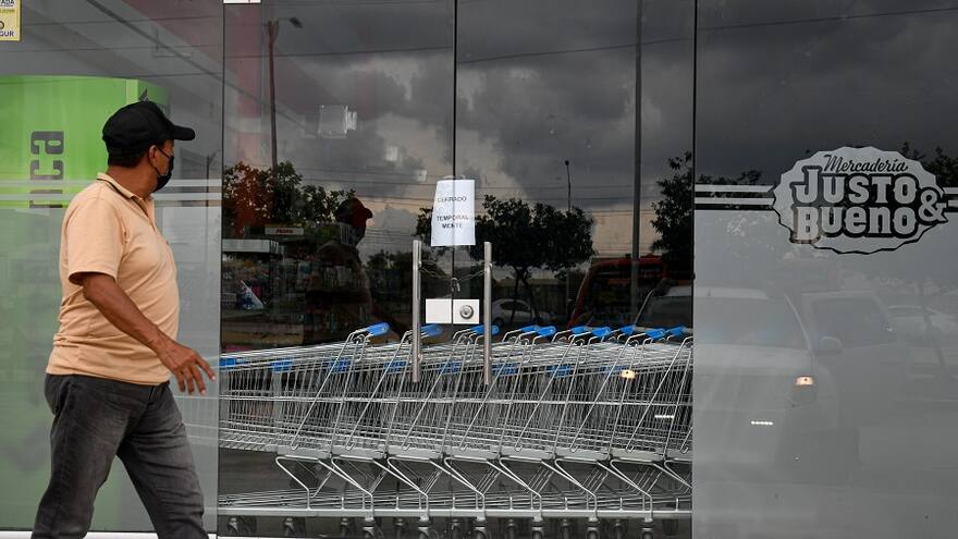 Incertidumbre entre empleados por el cierre de Justo & Bueno