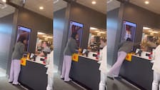 Video: clienta lanzó café hirviendo a empleada de McDonald’s por inconveniente con su pedido