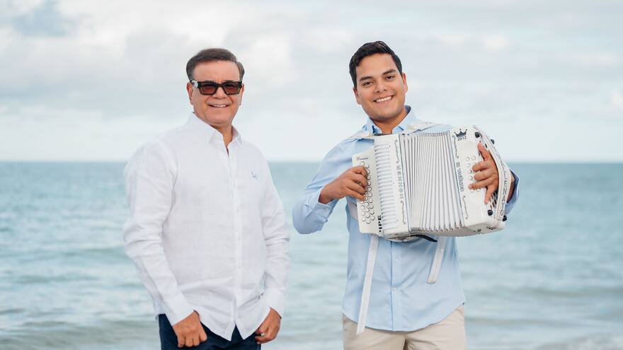 Iván Villazón calienta su homenaje festivalero con ‘Un mundo real’