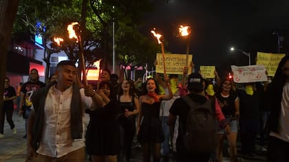 Estudiantes de la Uniatlántico realizan la ‘marcha de las antorchas’ contra la designación del nuevo rector