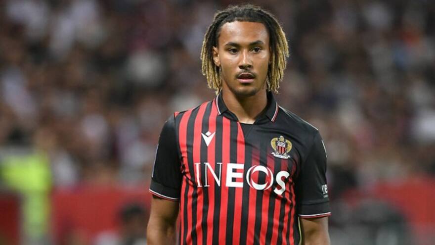 Rescatan a jugador del Niza que amenazaba con lanzarse de un puente