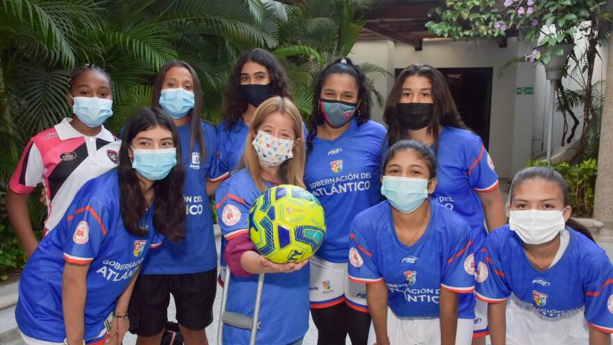 Gobernadora entrega implementación deportiva a 4.175 niños del Atlántico