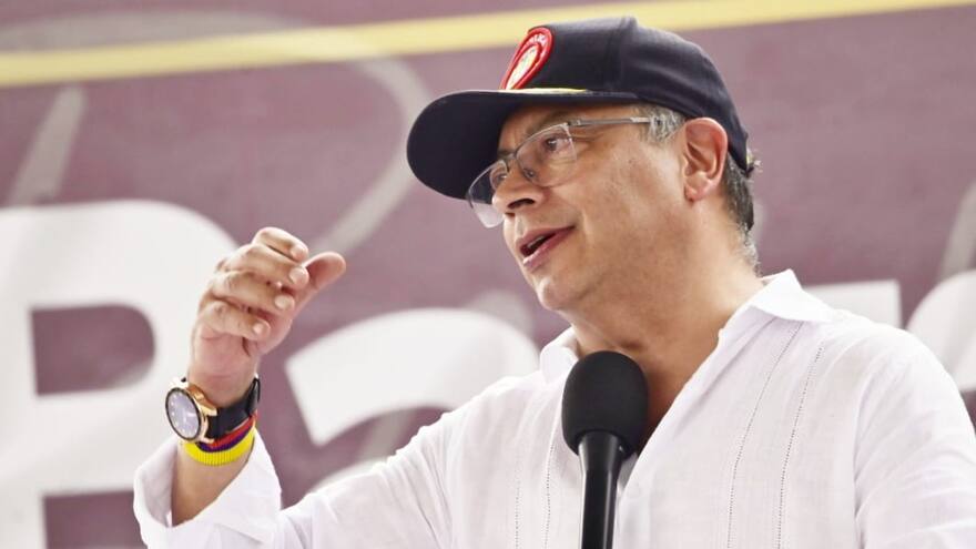 “La clase obrera debe salir a defender el país”: Petro sobre paro camionero