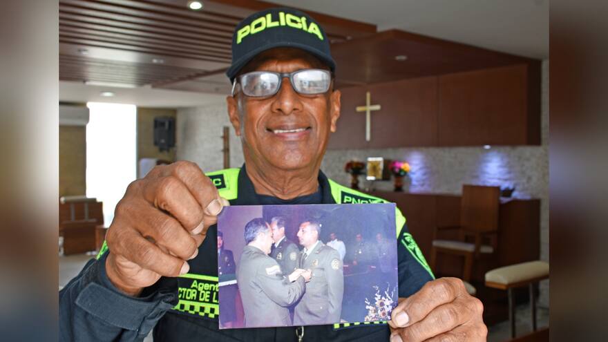La historia de Víctor De la Hoz, el policía con más tiempo de servicio en Barranquilla