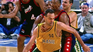 Muere Oscar Schmidt, leyenda del baloncesto mundial con el récord de puntos anotados