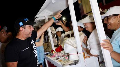 Una navidad en croché: este fin de semana se celebra la feria de tejedoras en el Malecón