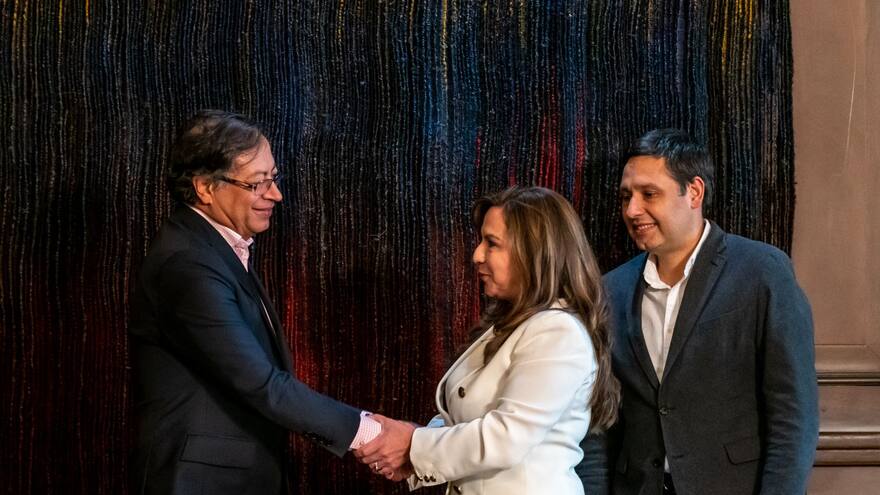 Petro posesionó a Sandra Milena Urrutia como la nueva Mintic