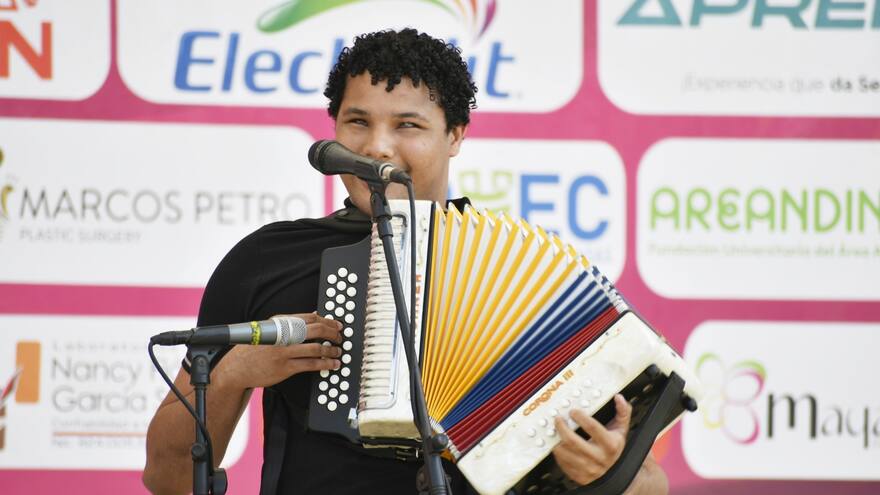 El ‘Leandro Moderno’ ve la gloria en el Cuna de Acordeones