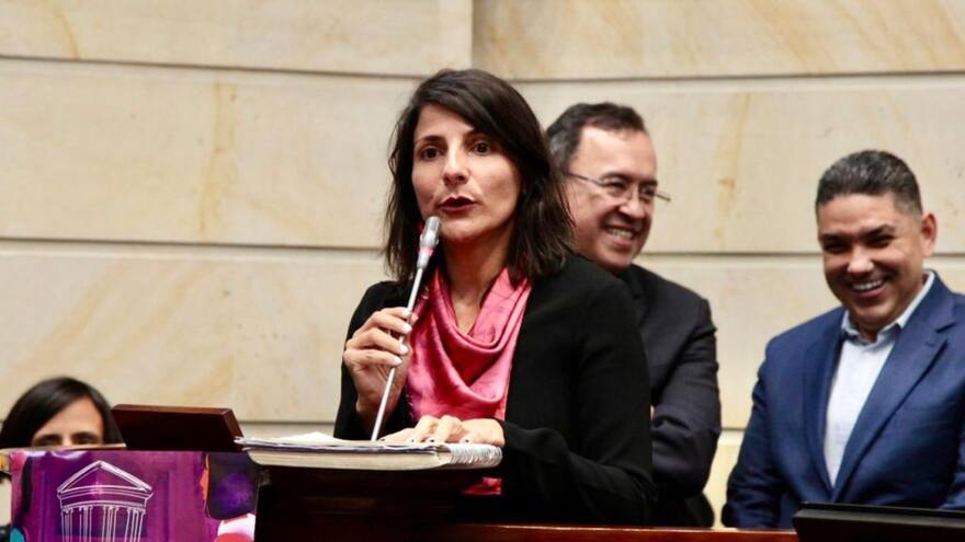 Minminas se retracta tras equivocación por precio de la energía en bolsa