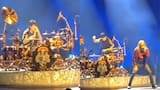 Video: Álex González, baterista de Maná, sufrió aparatosa caída durante concierto en Estados Unidos