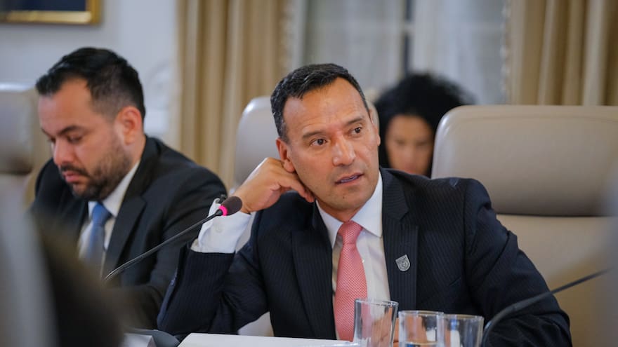 Mindefensa advierte sobre las pesquisas contra el general Huertas que no será tolerado “un traidor”