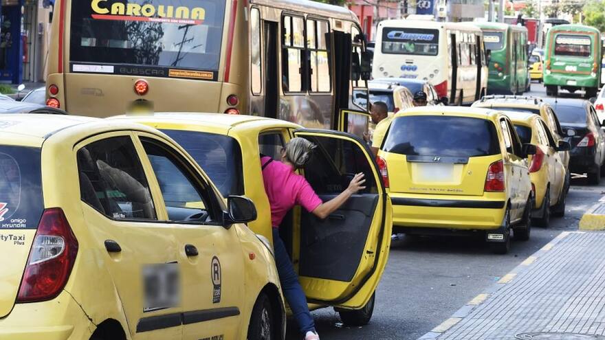 Pago bono de gasolina para taxistas: cómo obtener el beneficio y cómo se pagará