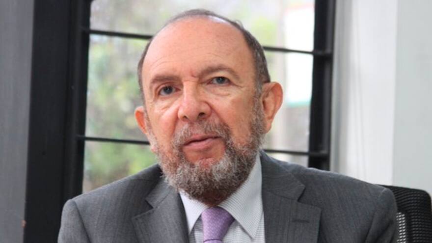 Antonio Hernández Gamarra y sus ‘Decires de un heraldo del Caribe’