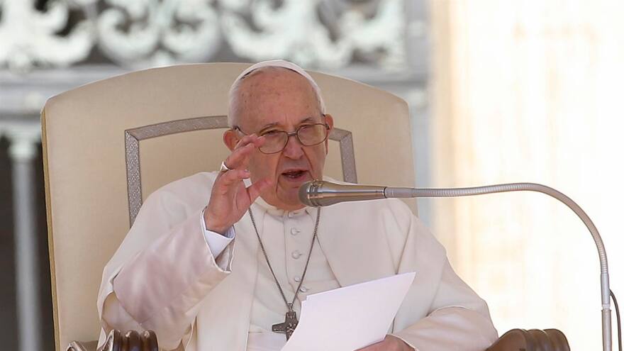 'Suegras, tened cuidado con vuestras lenguas': papa Francisco