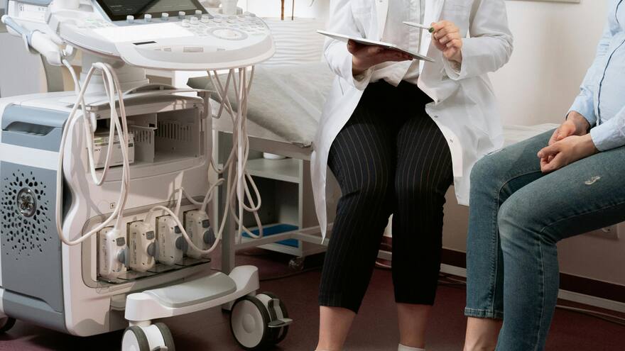 Estado de EE.UU. firmó ley que prohíbe atención médica a personas transgénero