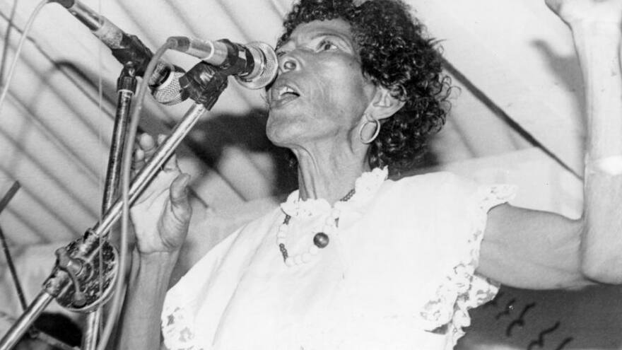 Coroncoro... hace 30 años se murió tu mama