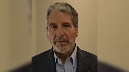 Petro no va a querer un ataque militar, pero es feliz siendo opositor de Trump: exembajador Kevin Whitaker