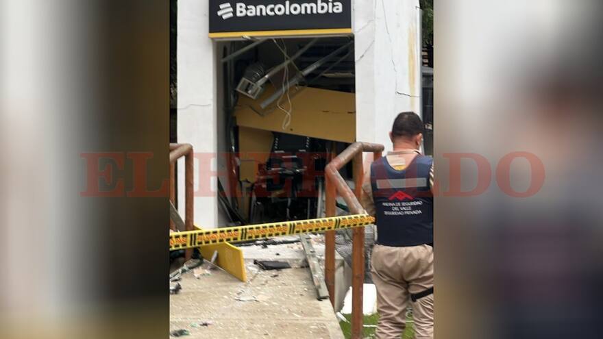 Se llevaron cajero de Bancolombia en Juan de Acosta: delincuentes incineraron vehículo en el que escaparon