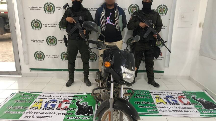 Otro capturado con panfletos del grupo armado organizado AGC en Córdoba