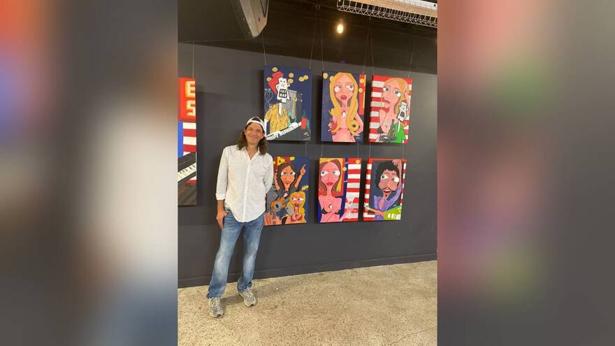 'Mi arte viene cargado de Rock, Jazz y mucho colorido'