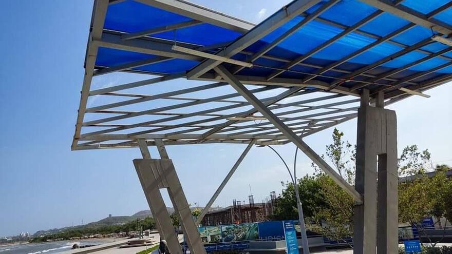 Fuertes vientos causan daños en Plaza Cisneros, Puerto Colombia