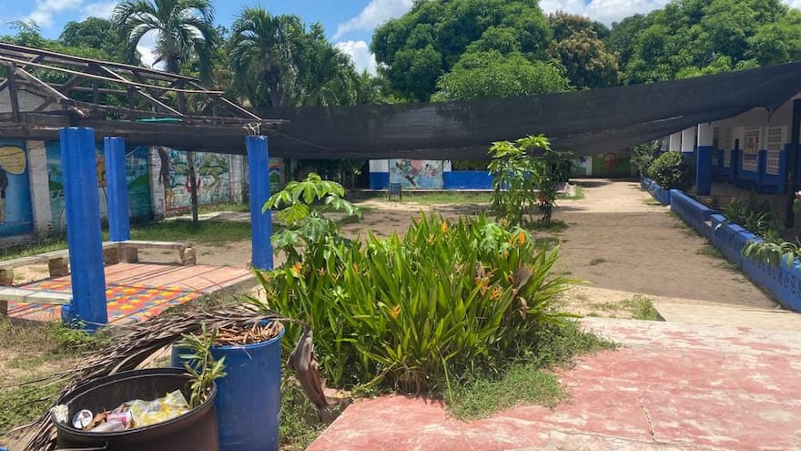 Realizan jornada de limpieza en el colegio Madre Bernarda de Polonuevo