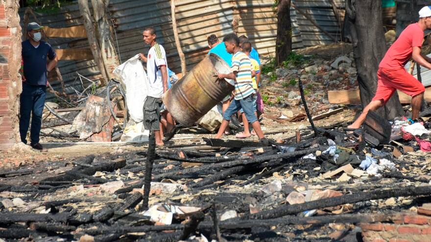 Cinco familias afectadas deja emergencia por incendio en el barrio El Bosque