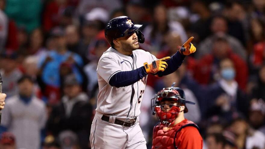 José Altuve superó a Derek Jeter en los jonroneros en postemporada