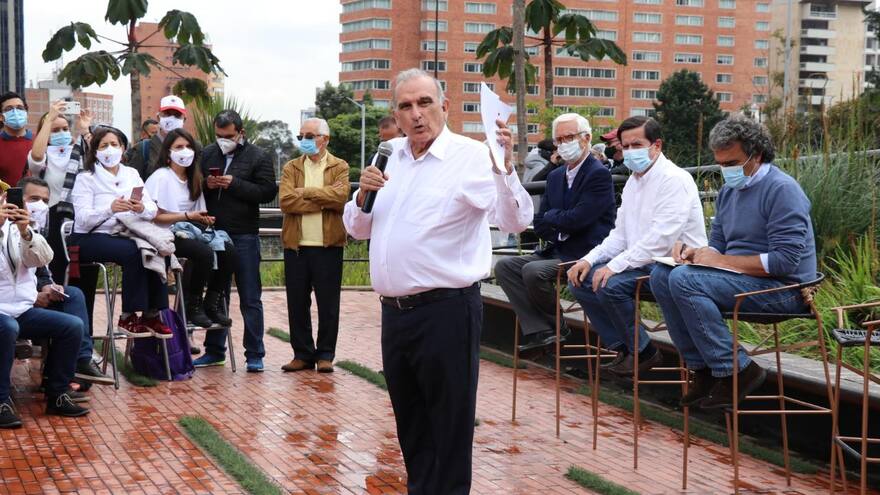 Reemplazar el 'Dios y Patria': La polémica propuesta de Humberto De La Calle