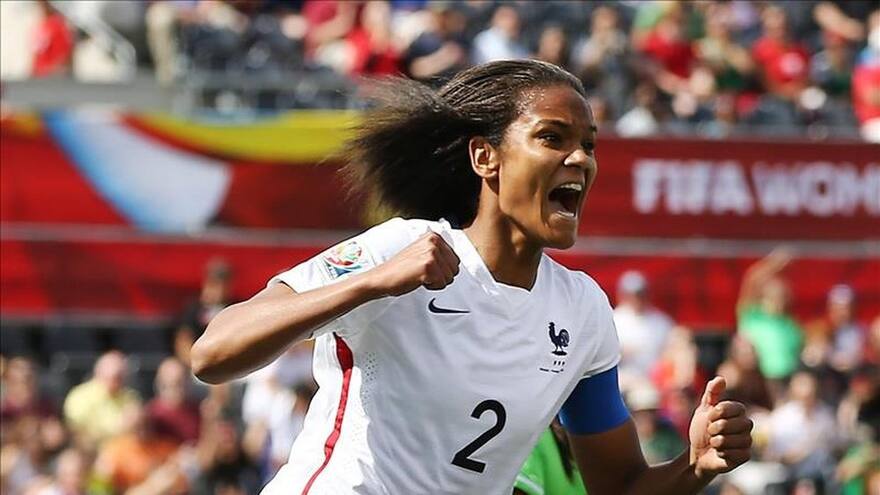 Líos en la selección femenina francesa: renunció su capitana Wendie Renard