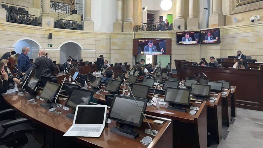 Aprobado en último debate Estatuto Disciplinario de la Policía