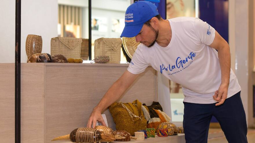 Artesanías, resistencia a la ola invernal en Atlco.