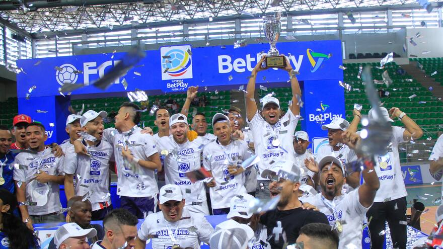 Independiente Barranquilla superó a Sport Team de Bogotá en el coliseo Elias Chegwin