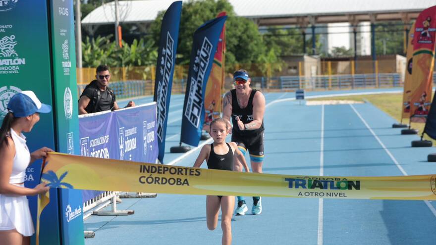 Niña cordobesa ganó Campeonato Nacional de Acuatlón