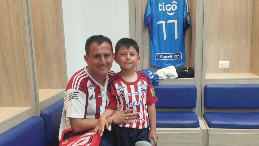 Johan y Arjen, los cachacos hinchas de Junior, vivieron un sueño en el Metro