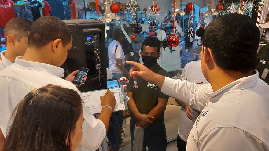 En operativo contra el ruido decomisan 6 parlantes en centro de Santa Marta