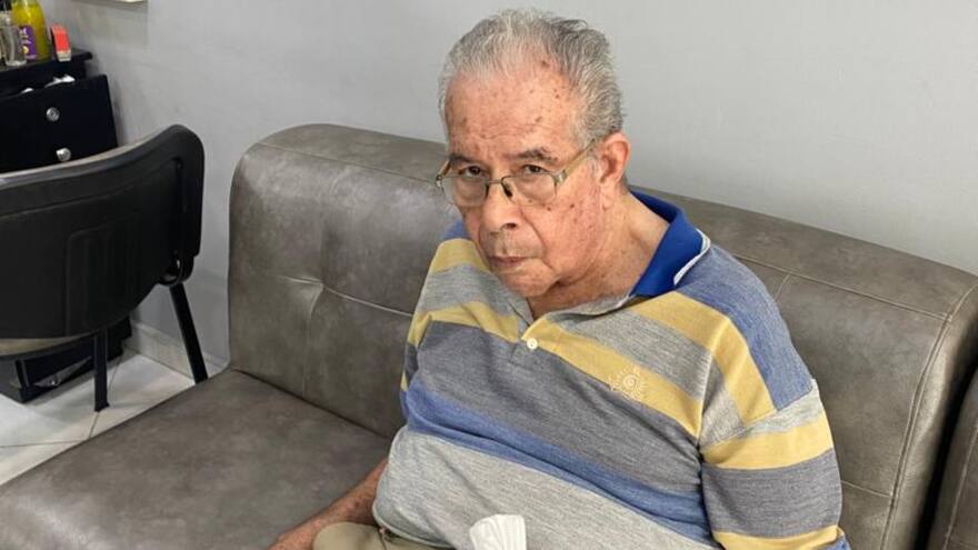 Adulto mayor se encuentra extraviado en peluquería en barrio El Prado