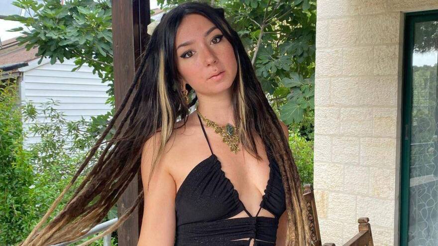 Madre de la joven alemana asesinada en Gaza y presentada como trofeo por terroristas pide ayuda para dar con el paradero de su hija