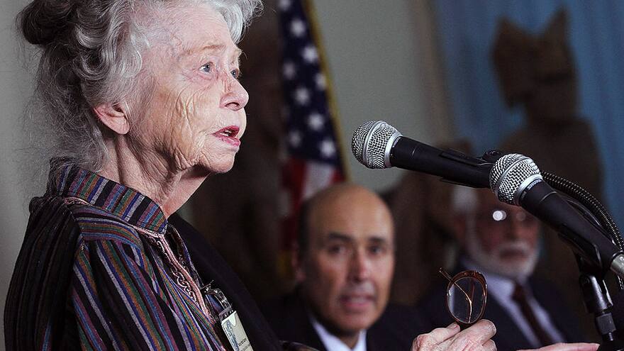 Muere la historiadora Nancy Hatch Dupree, la 'abuela' de Afganistán