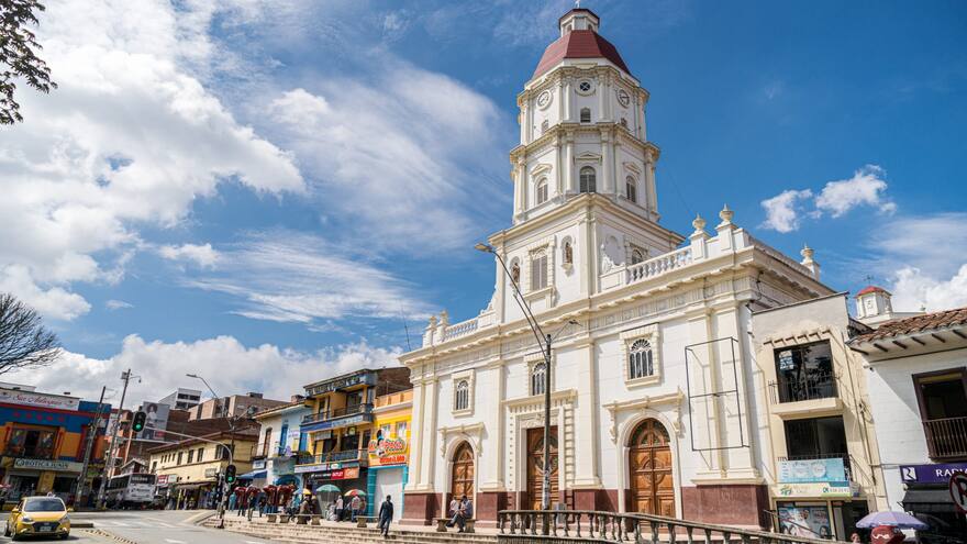 Turistas tomaron yagé y terminaron deambulando que corrieron desnudos por las calles del municipio de Caldas, en Antioquia