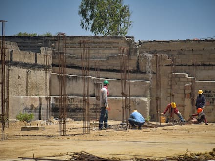 Obras de mercado comunitario en Barlovento, paralizadas; comunidad exige respuestas