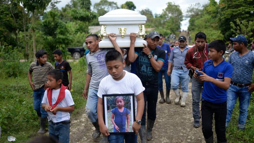 Guatemala sepulta a niña muerta en EEUU donde falleció otro menor