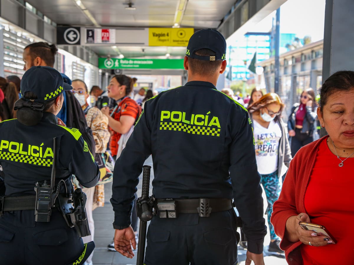 Patrullera se hizo pasar por médica y trabajó varios meses en el Hospital Central de Bogotá - ELHERALDO.CO