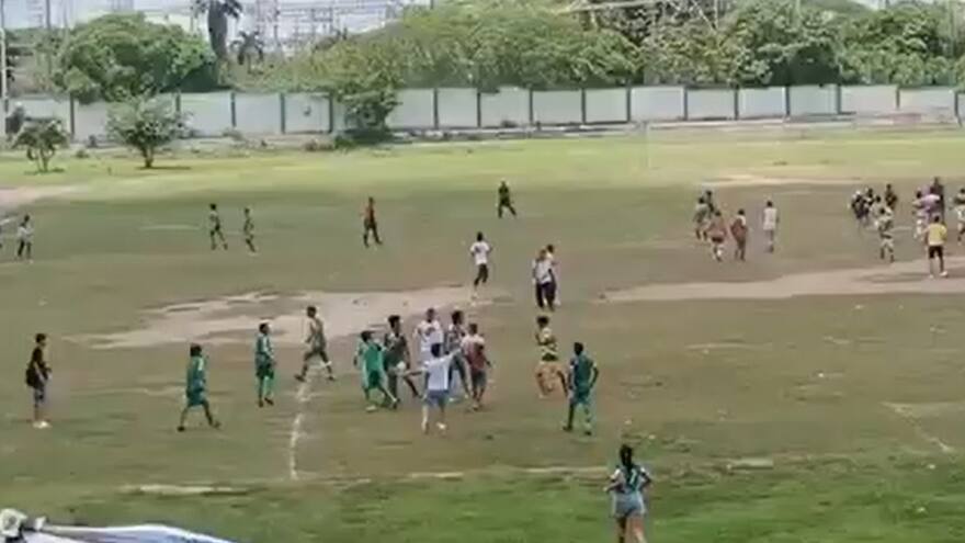 Batalla campal en partido sub-15 en Sabanalarga entre Universitario y Deportivo Galapa