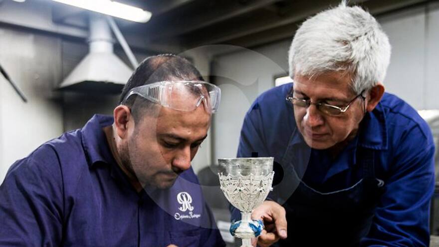 ¿Quién donó el cáliz de oro y plata que usará el Papa?