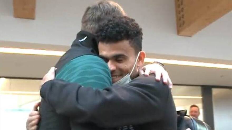 El recibimiento de Klopp a Luis Díaz en Liverpool